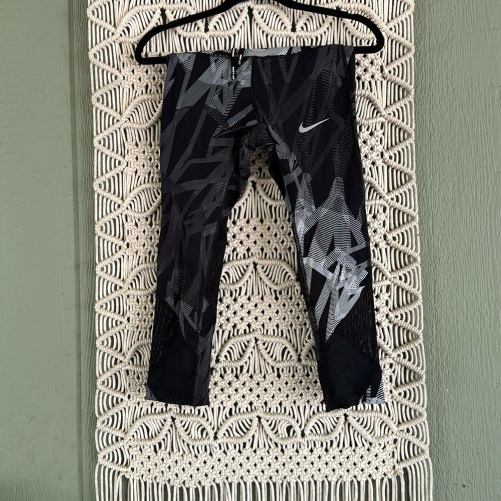 Nike Dri-Fit Capri Leggings